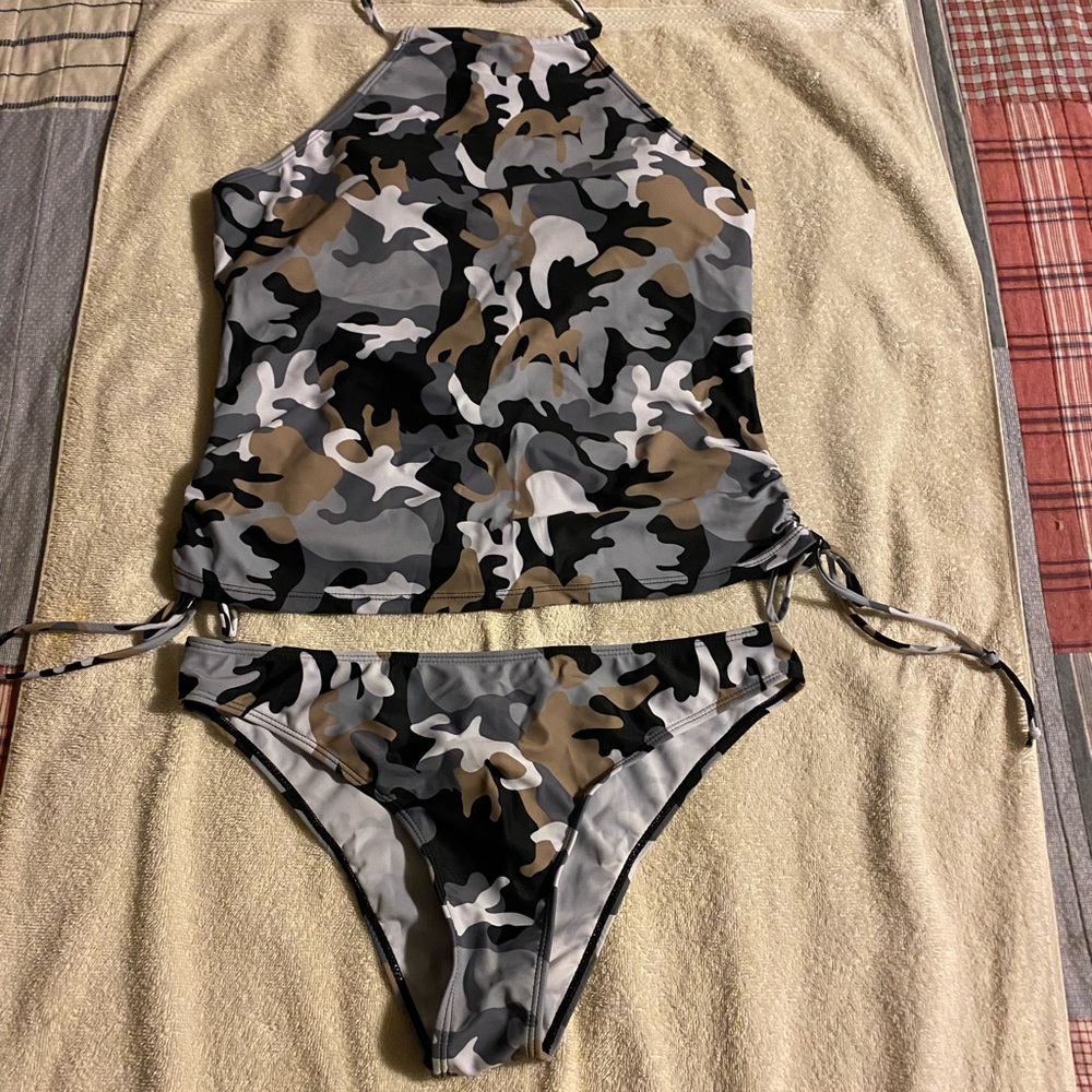 SHEIN Camouflage Halter Bikini Set